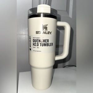 Stanley Ivory Hint 30 oz Quencher